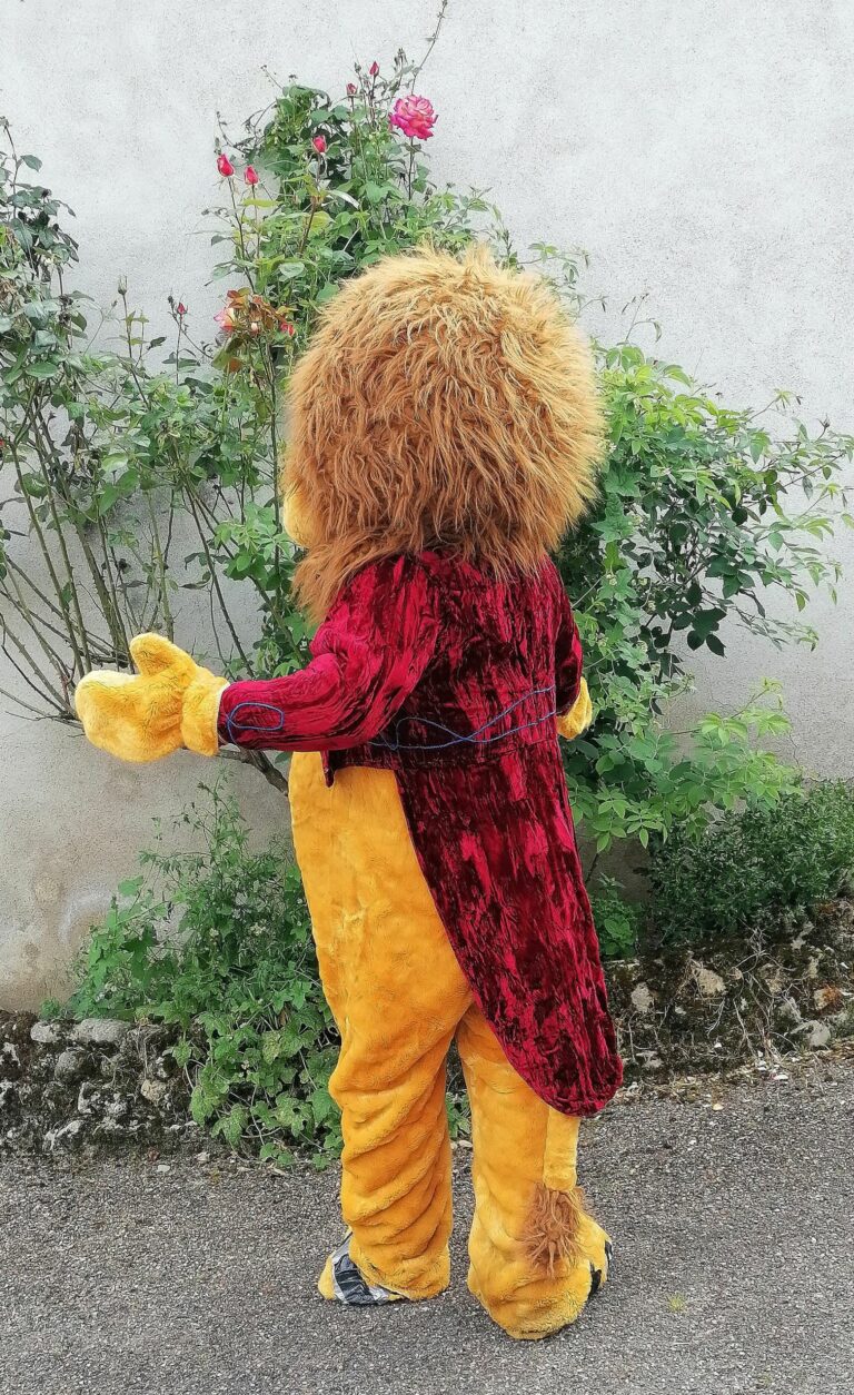 mascotte lion dos