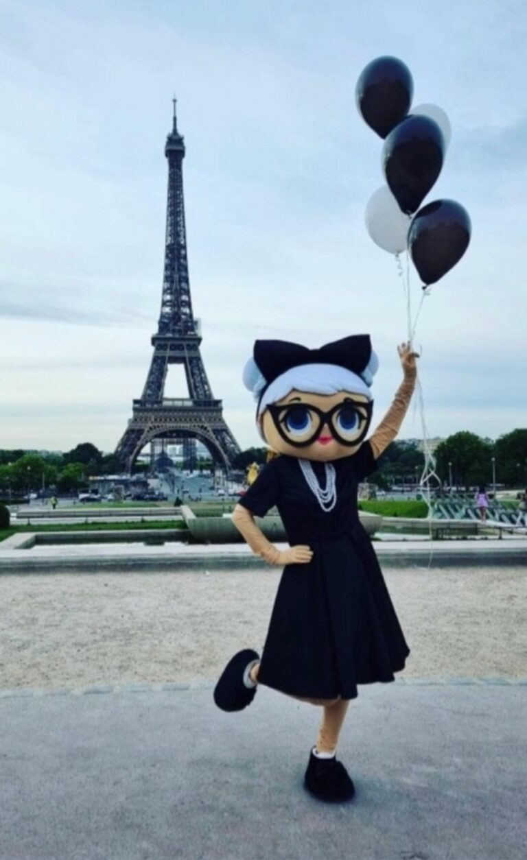 mascotte poupee lol paris